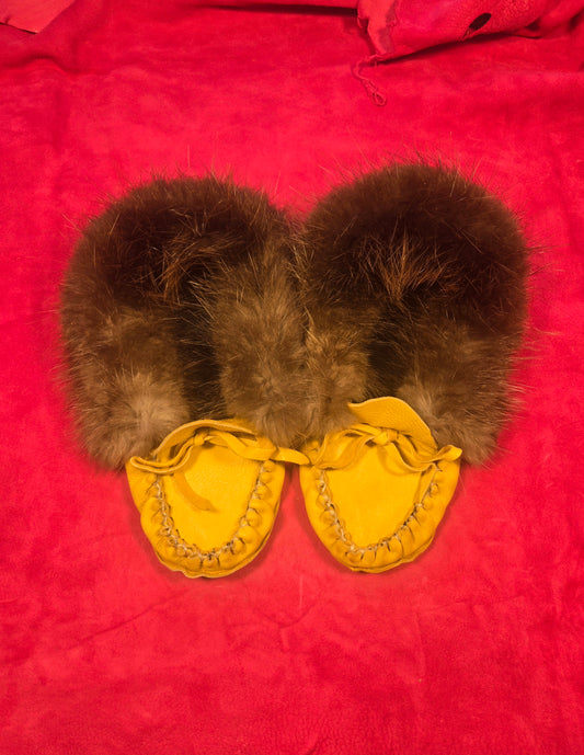Gold Moccasins Size 6 With Beaver Fur